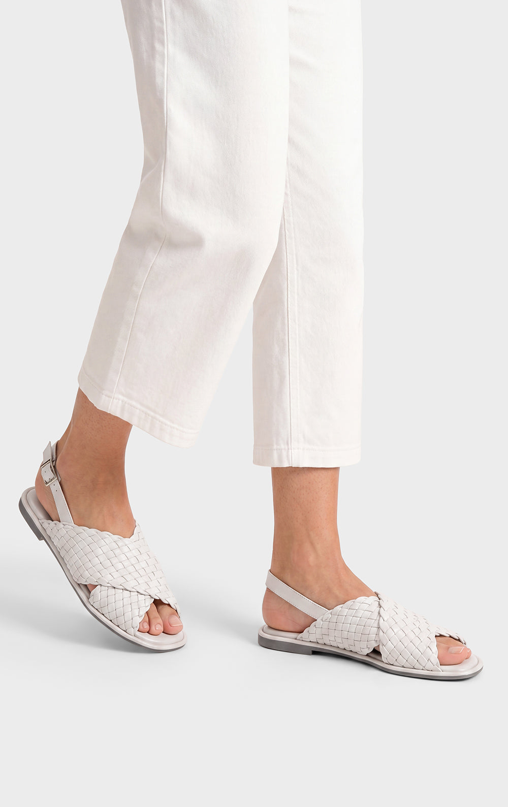 Nira Flat Sandal