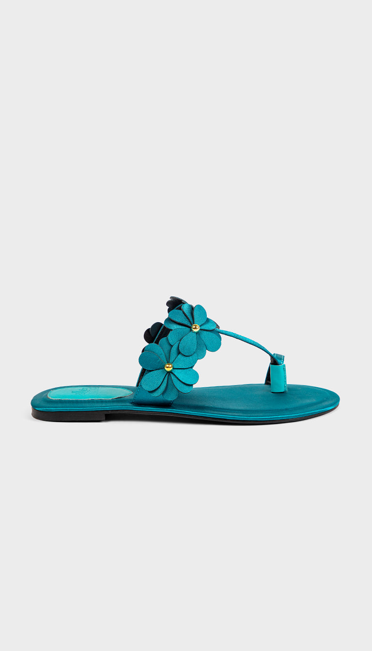 Zarr Flat Sandal All The Things