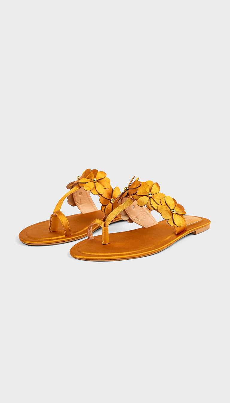 Zarr Flat Sandal All The Things