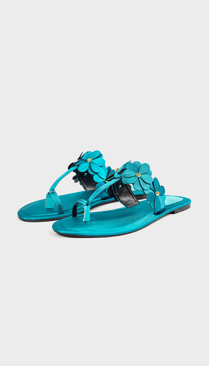 Zarr Flat Sandal All The Things